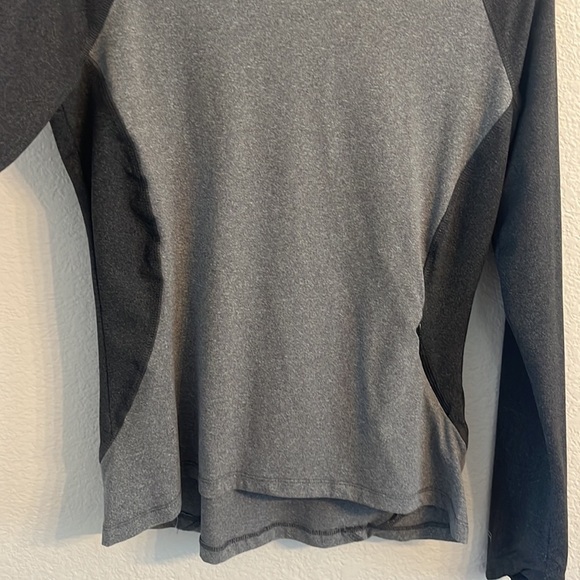 Spyder Active Long Sleeve Top Athletic Gray size Medium - Picture 6 of 12